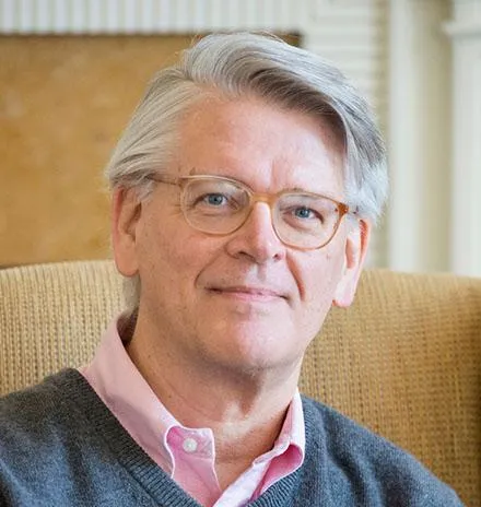 토머스 아이젠만 하버드 경영대학원 교수는 섣부른 채용이 기업의 주요한
실패 원인이라고 조언했습니다. (사진 출처: Harvard Business School)